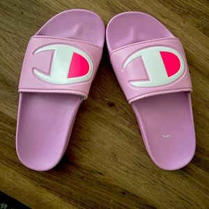 NWOT Champion Lavender Slides